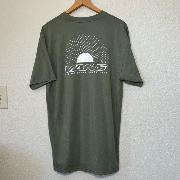 VANS army olive green short sleeved graphic teeshirt. Men’s Classic Fit Large - Picture 4 of 6